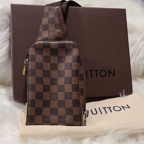 💯 Authentic Louis Vuitton Geronimo Bag🍀 - Picture 4 of 13